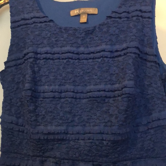 Blue medium dress with small ruffles - Picture 2 of 2